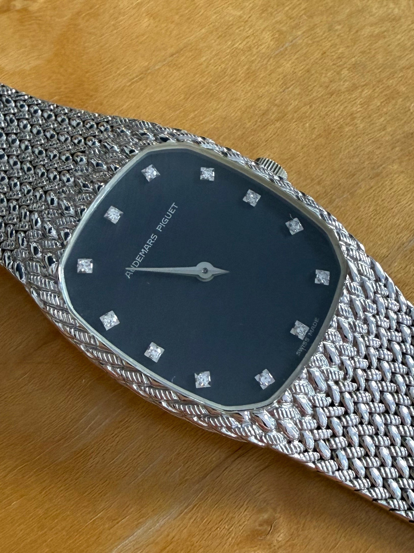 Audemars Piguet Cobra
18K White Gold 27mm