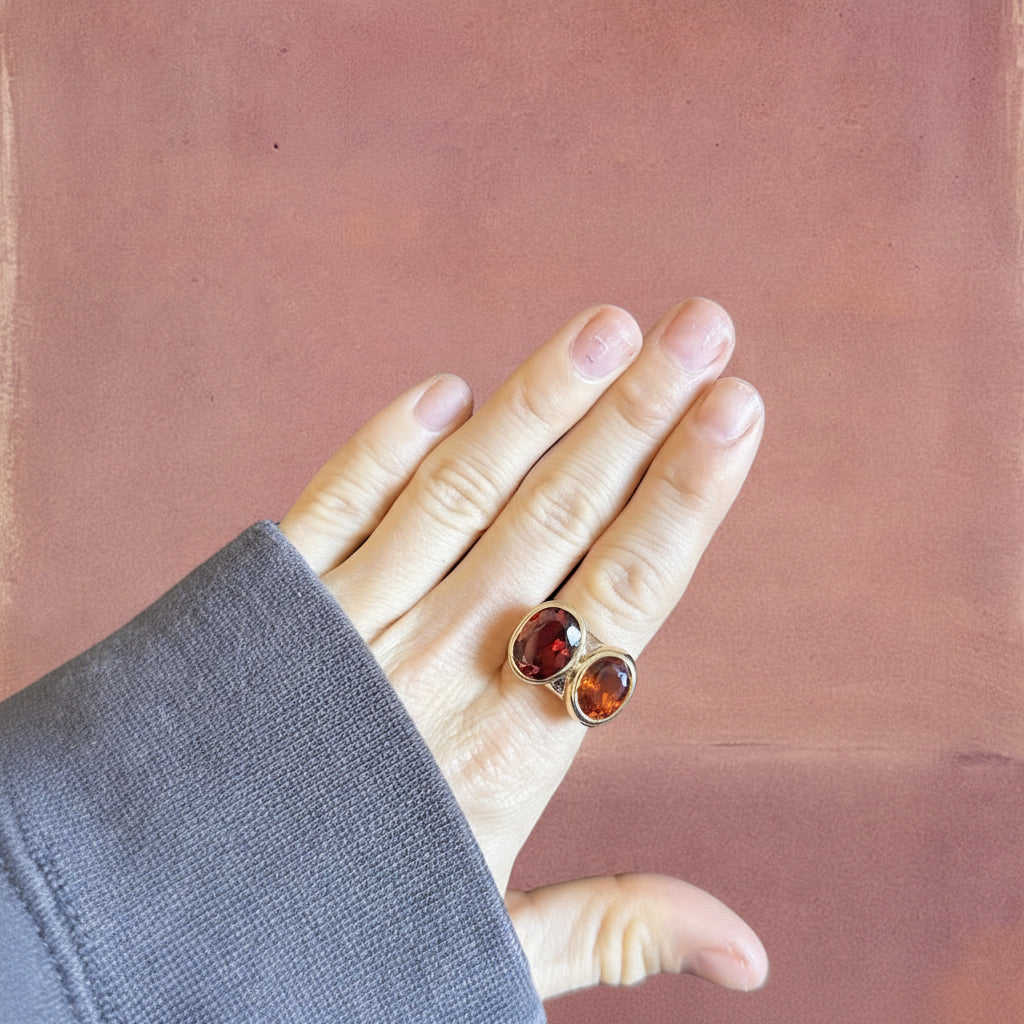 Double spessartite ring